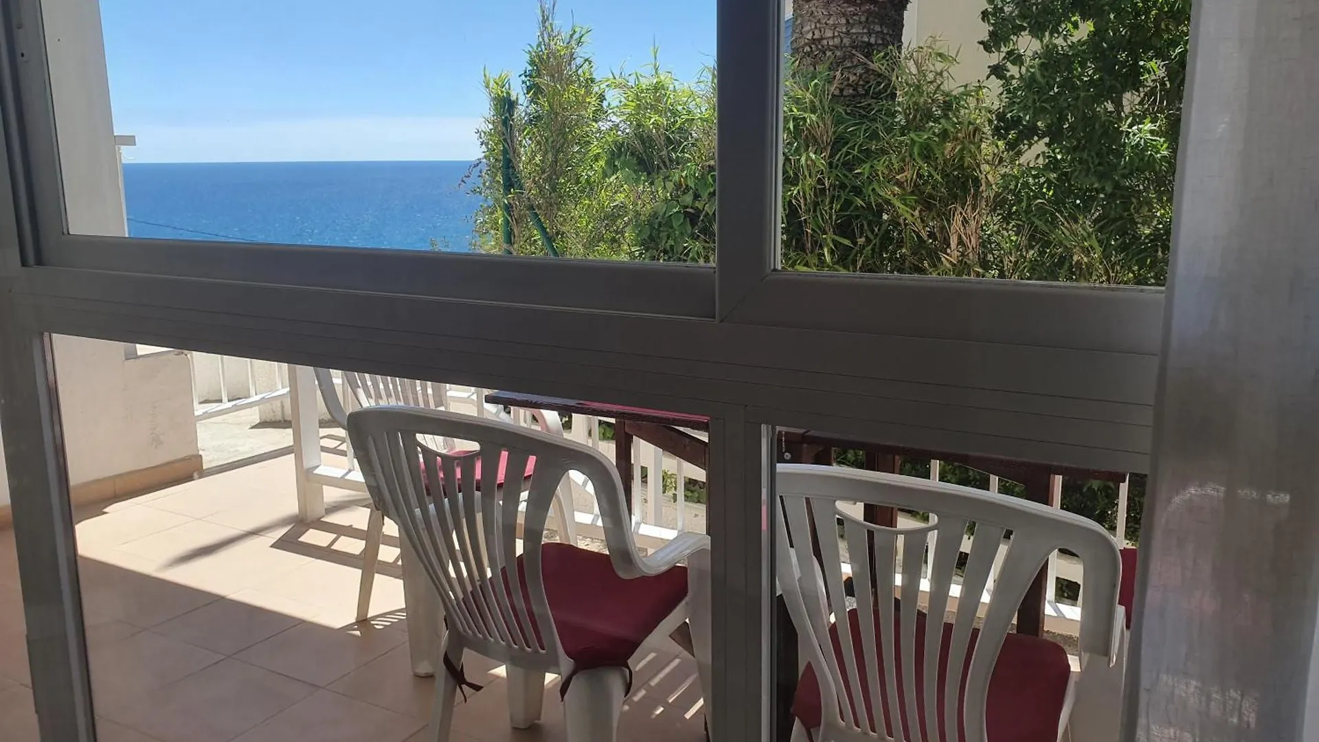 Apartamento Cerca Cala Crancs Playa ile iletişim